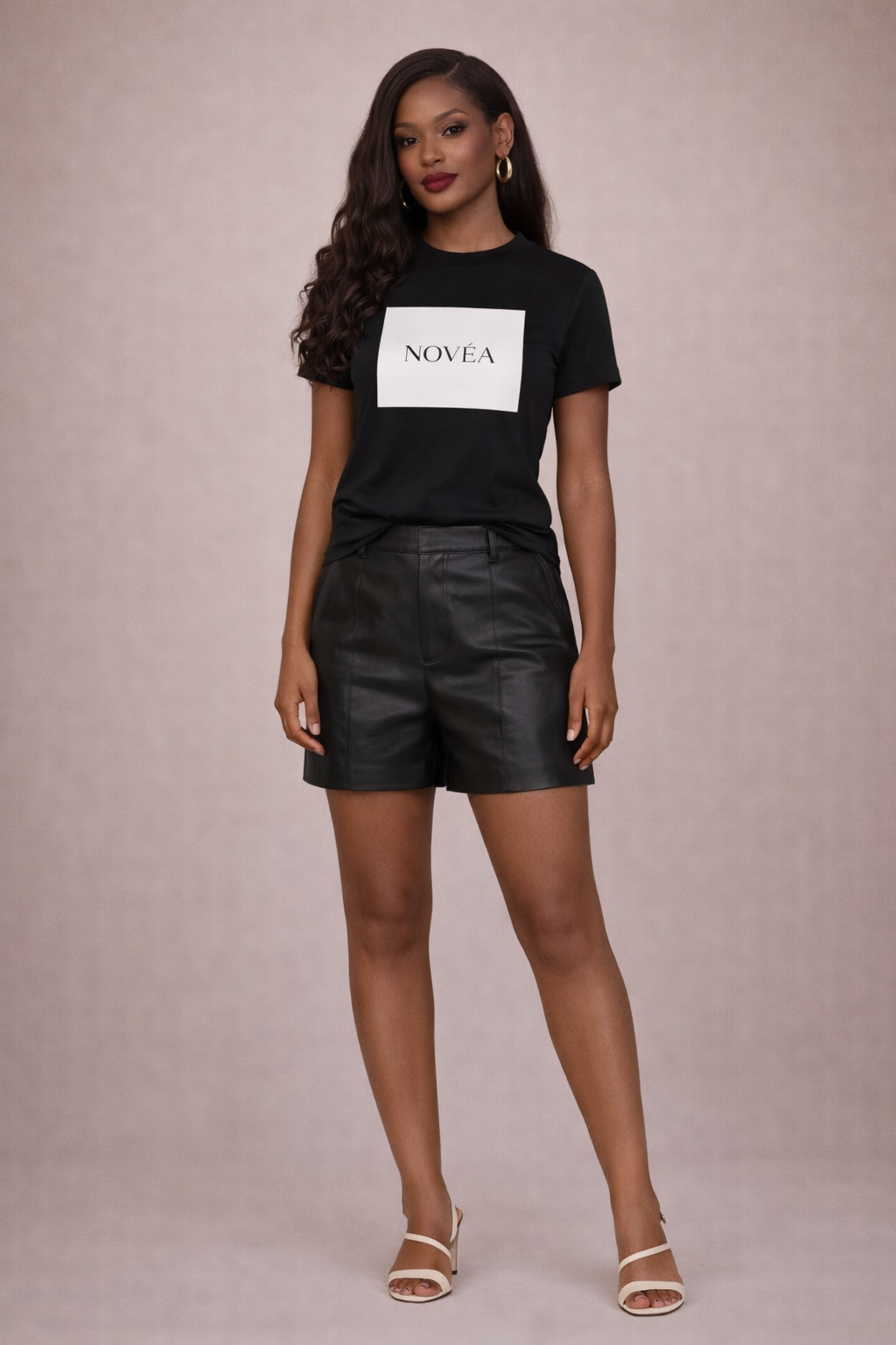 NOVÈA Signature Tee - Black